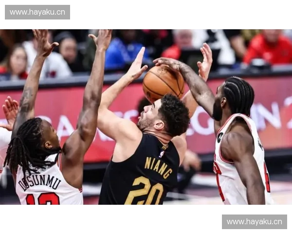 NBA东西部强队对决激烈赛季来临球迷期待新格局挑战高峰